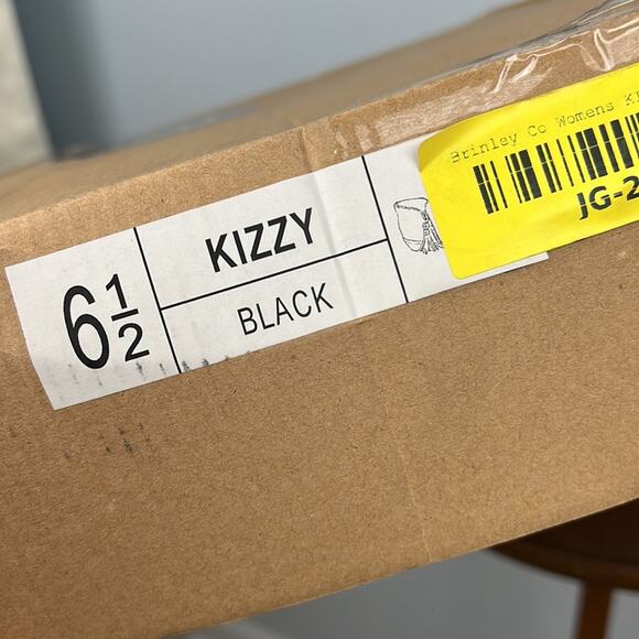 Brinley Co Kizzy women’s black ankle bootie size 6.5 new in box - Picture 6 of 6